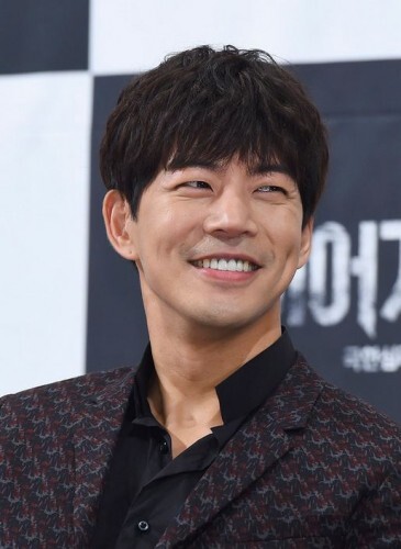 '만능 스포츠 탤런트'이상윤이 KBS 2 새 월화 드라마 '헬로몬스터'의 남자 주인공 출연을 검토 중이다.