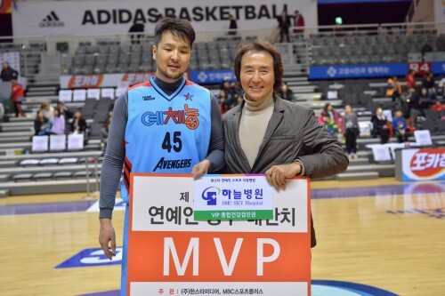 28일 열린 신영이엔씨와의 경기에서 예체능의 김태우가 MVP를 수상했다.(김효진 인턴기자)